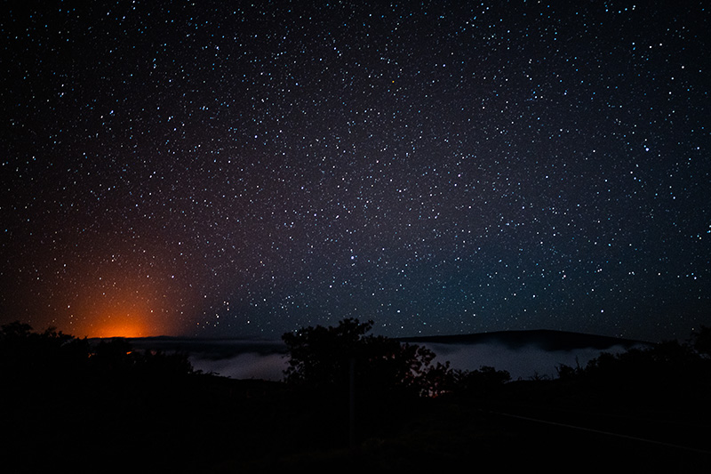 ハワイ島マウナケア山麓での満天の夜の星空観測ツアー